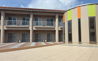 障害者支援施設白百合園